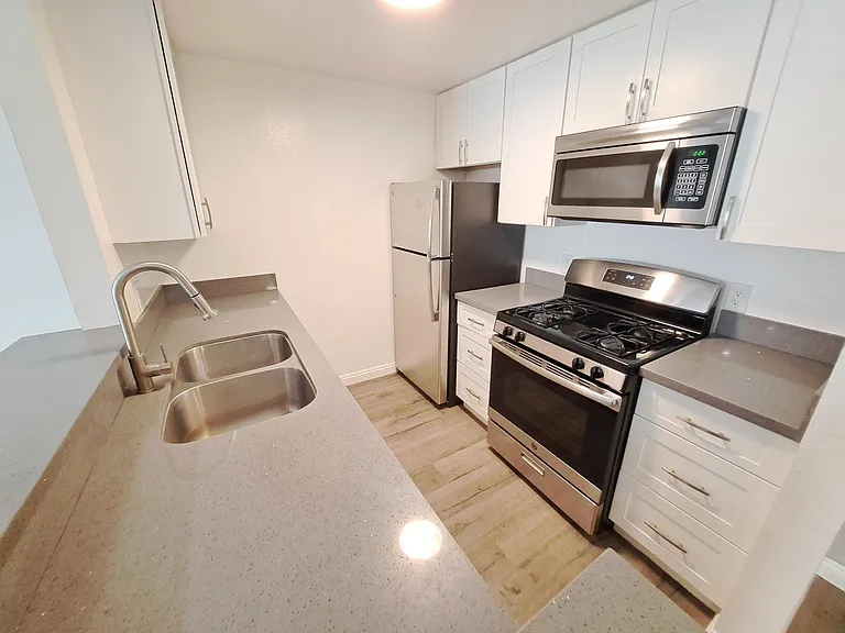5718 Camellia Ave #107 — Photo 10