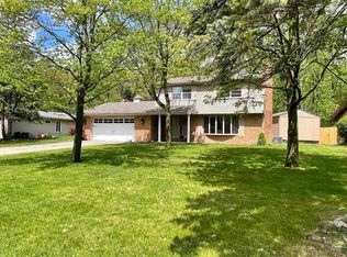 5878 Birchcrest Dr, Saginaw, MI 48638