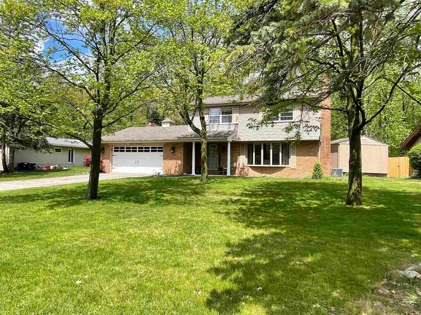 5878 Birchcrest Dr, Saginaw, MI 48638