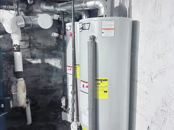 1243 Willoughby Avenue image 11 of 19