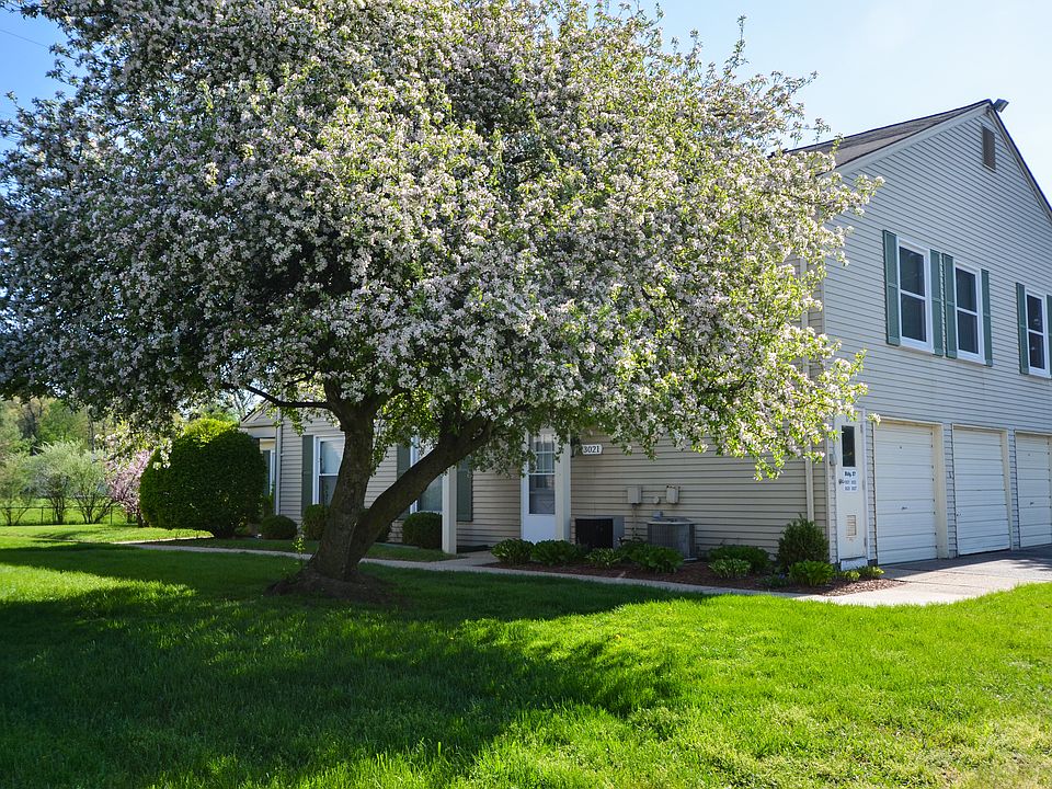 1st image of 3021 Maplewood Ct #A
