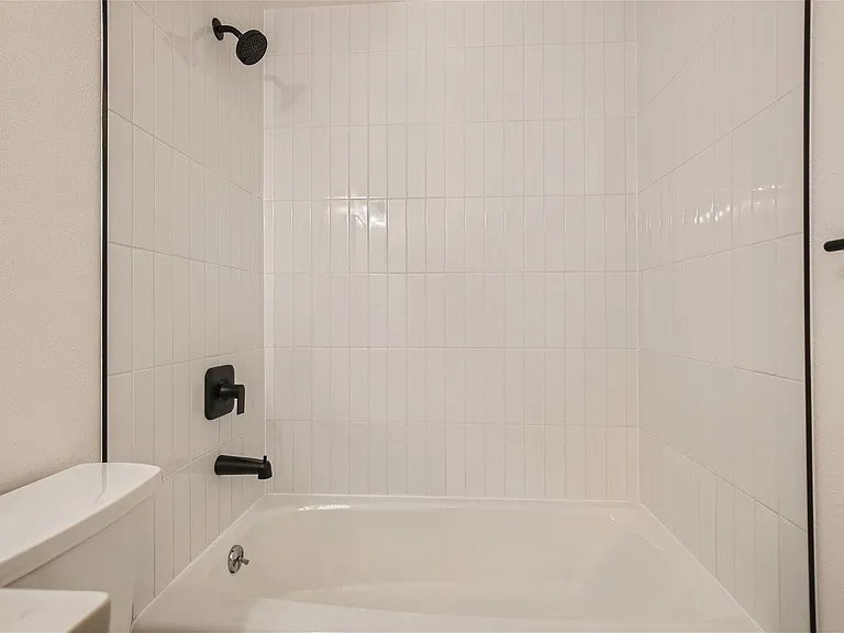 3231 Ammons Ct — Photo 2