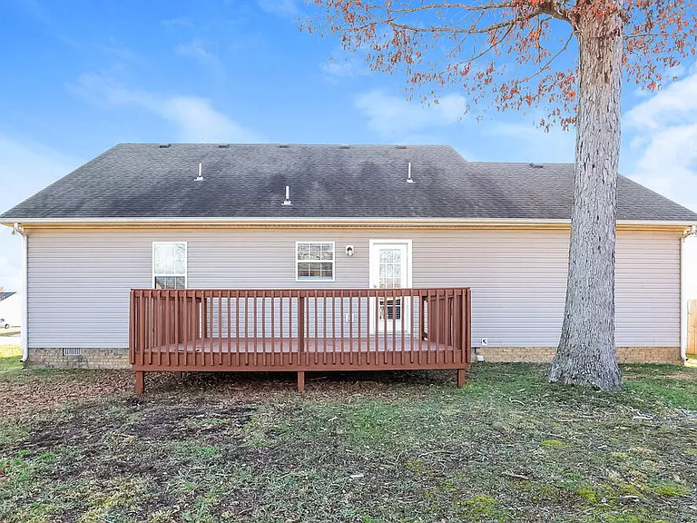 318 Gallop Ln — Photo 16