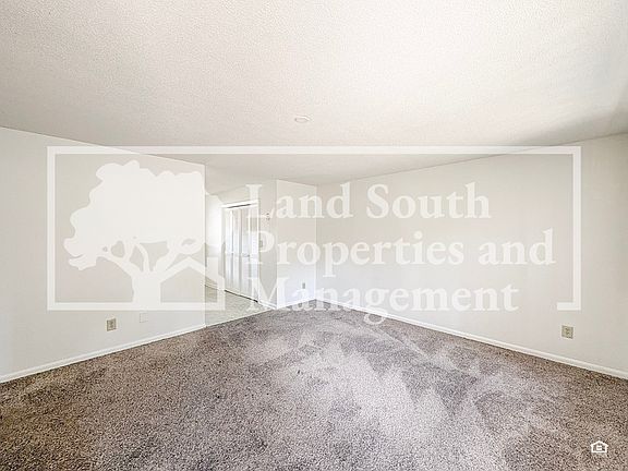 3rd image of 324 Ariana St