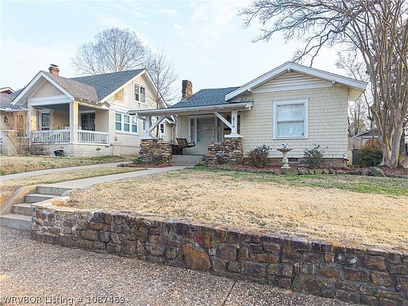 3rd image of 2710 Reeder St