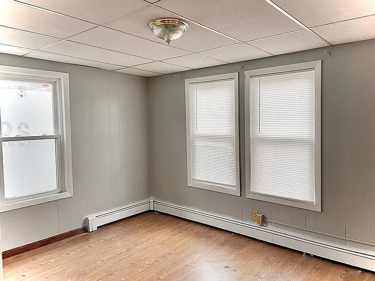 79 Dewey St — Photo 3