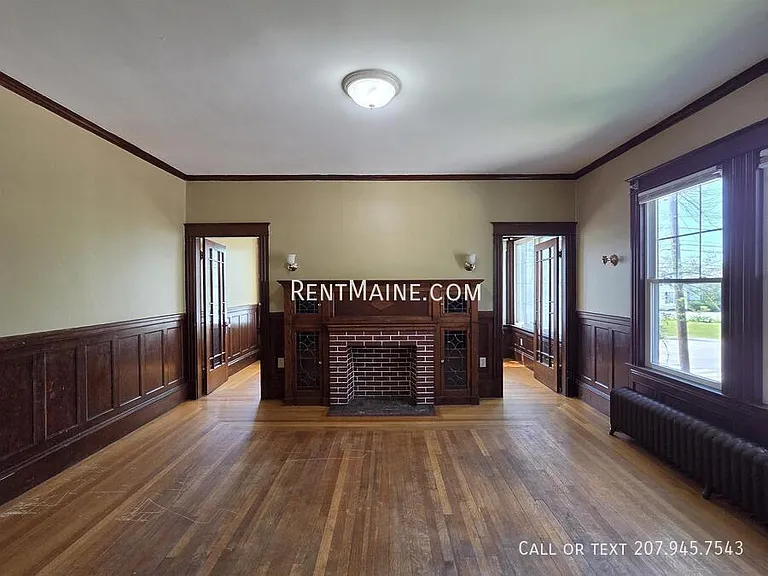 7 Central Ave — Photo 1