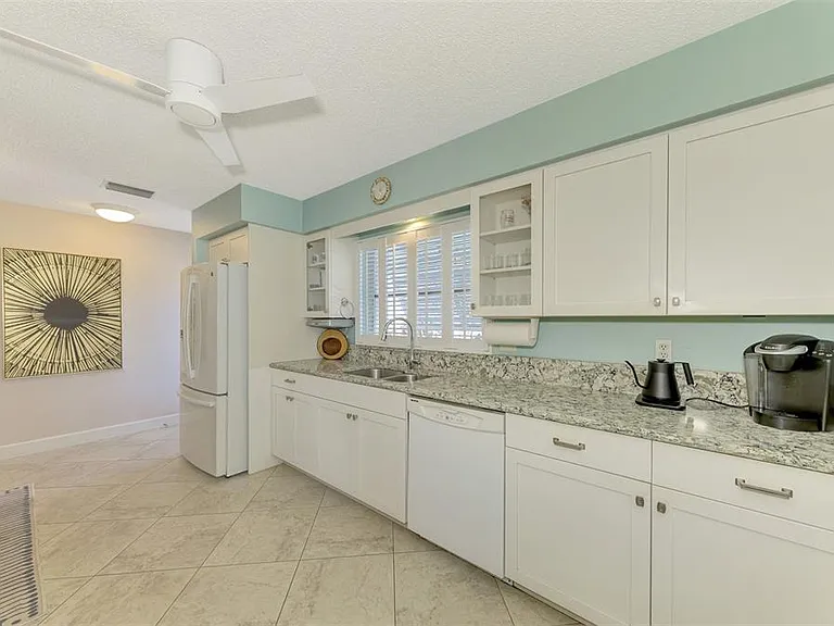 2643 Lear Rd — Photo 9