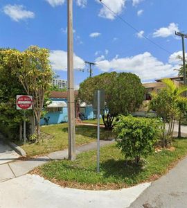 3737 SW 1st St, Miami, FL, 33134