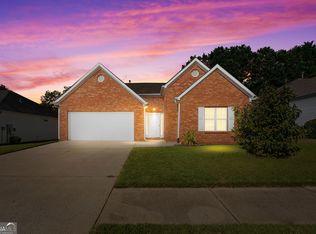 185 Robin Ct, Fayetteville, GA 30215