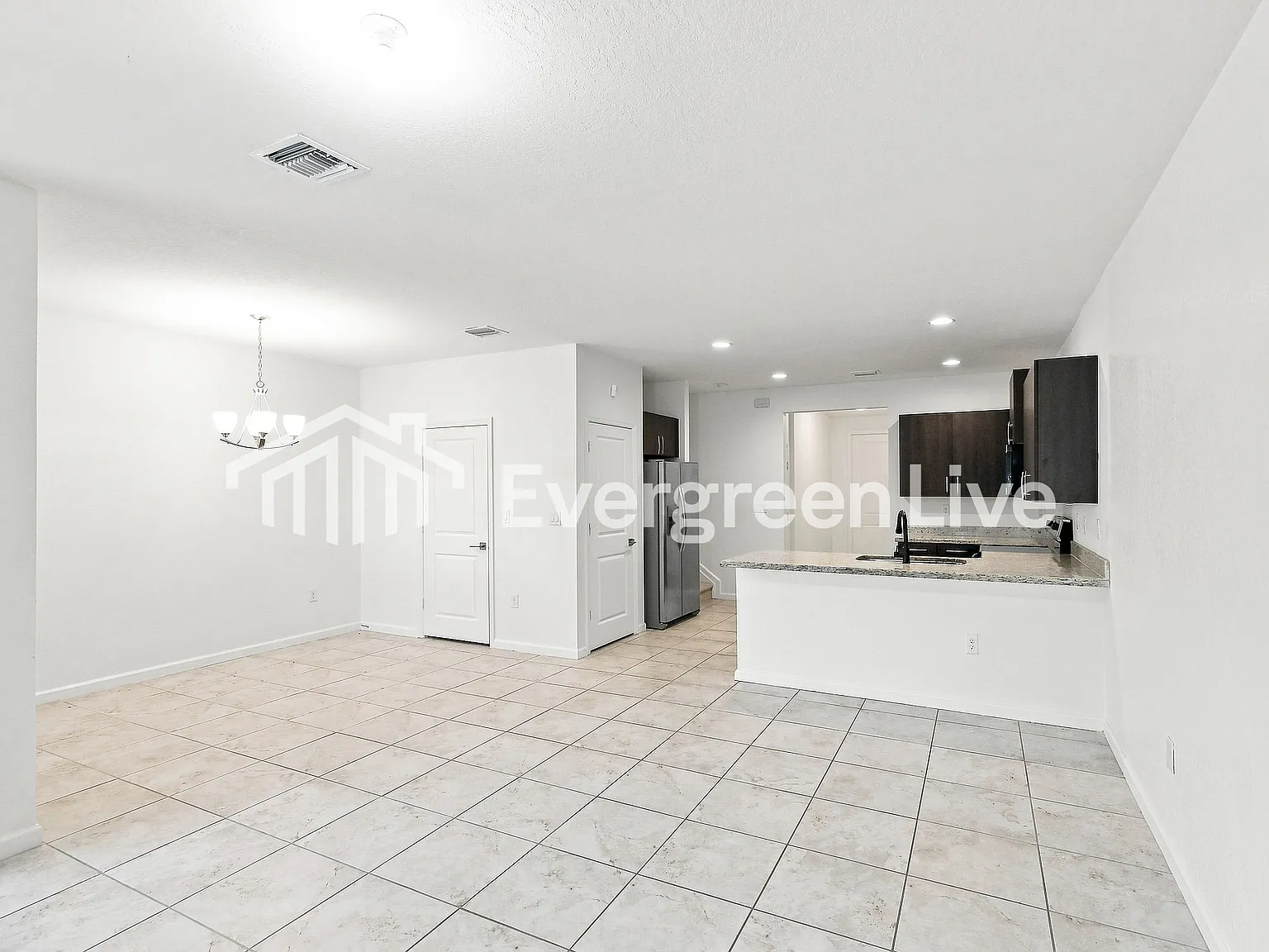 3 bed, 3.0 bath, 1731 sqft, $2,495 — Photo 2