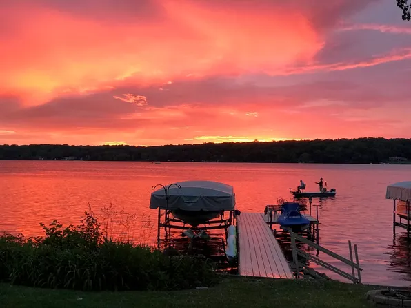 2316 Lake Shore Dr, Delavan, WI 53115