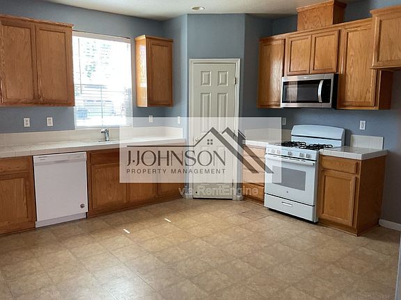 4th image of 4343 Middlefield Dr