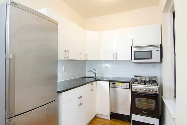 Rented by Town Residential | media 7