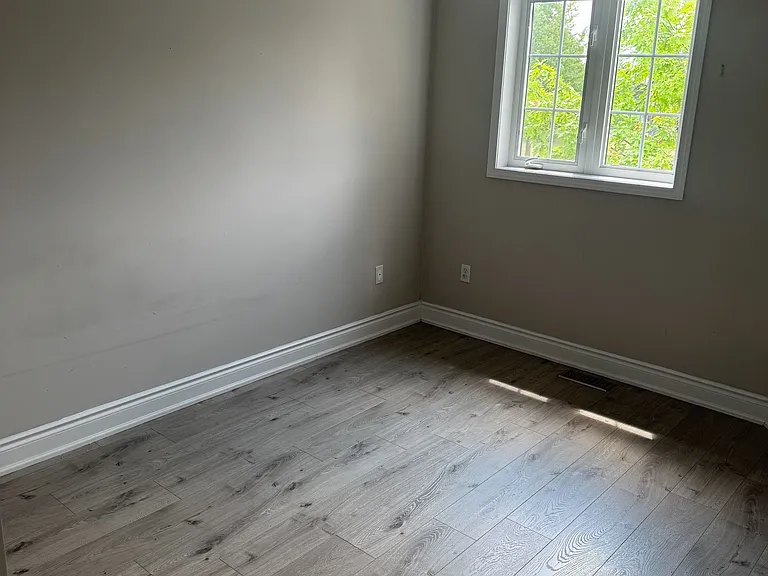 482 Bur Oak Ave — Photo 10