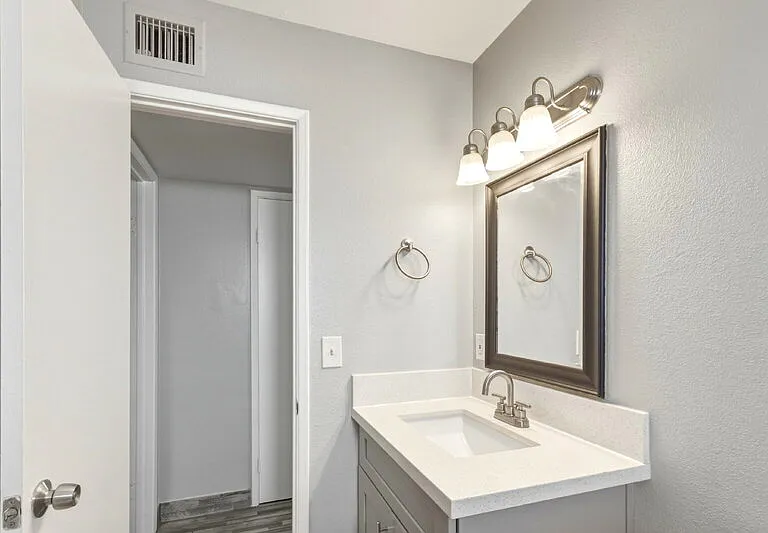 1129 N Wedgewood Cir #B — Photo 16