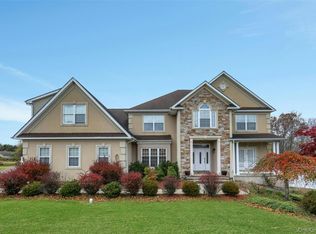 4 Camelback Road, Chester, NY 10918