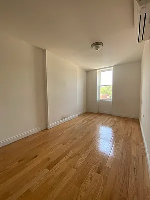 Rented by REAL New York | media 9