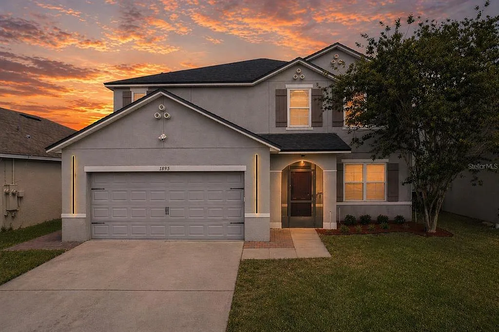 5 bed, 3.5 bath, 2884 sqft, $3,000 — Photo 1
