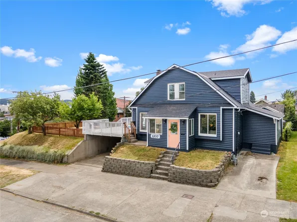 1207 8th Street, Bremerton, WA 98337