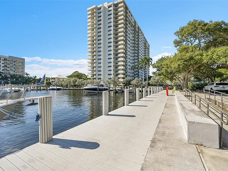 3200 N Port Royale Dr N #1009 — Photo 3