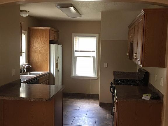 5th image of 75 W Walnut St