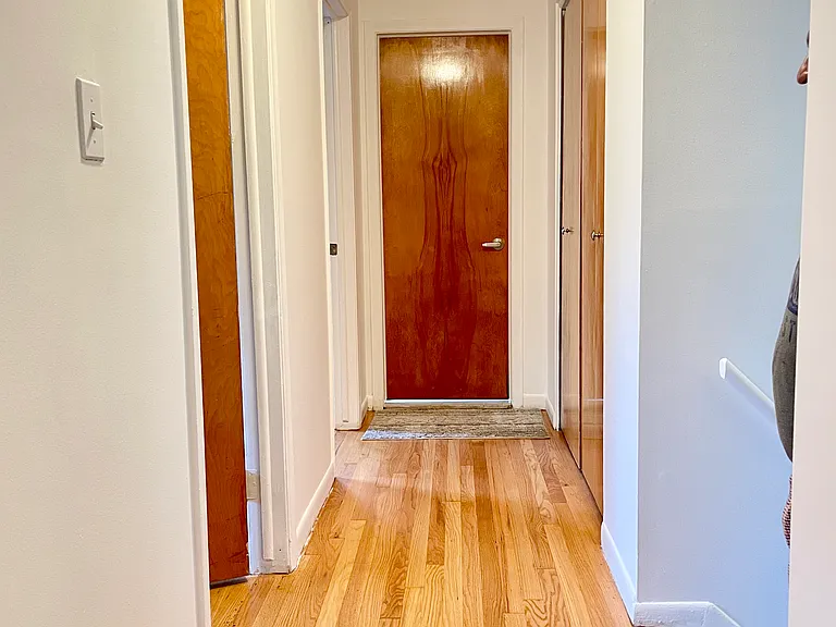 1322 Elliott Ave — Photo 8