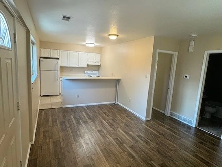 2227 Arapahoe Ave — Photo 2