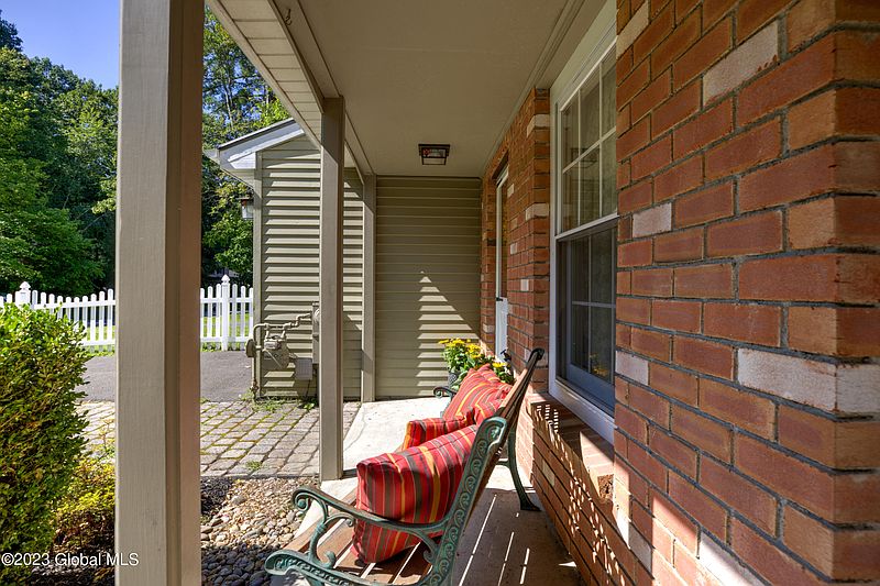 3rd image of 36 Barkwood Lane
