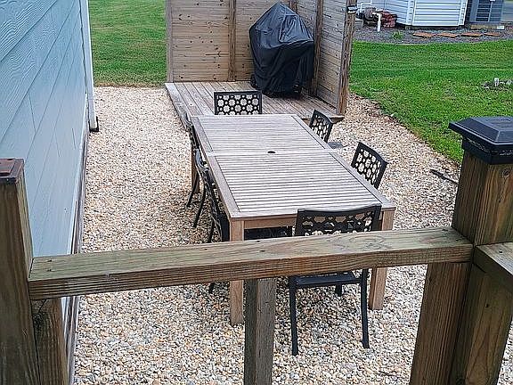 Outdors grilling and dining