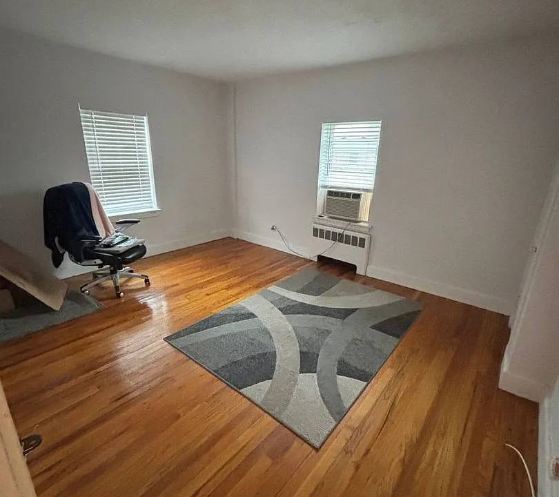 20 Brock St #3L