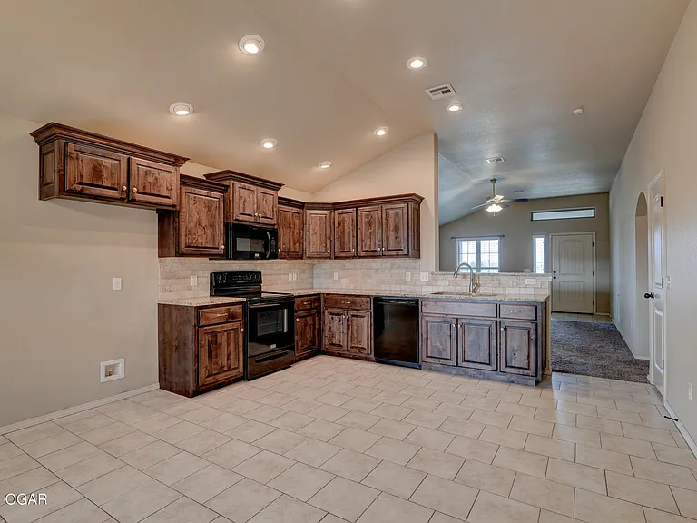 2531 Virginia Ave — Photo 9