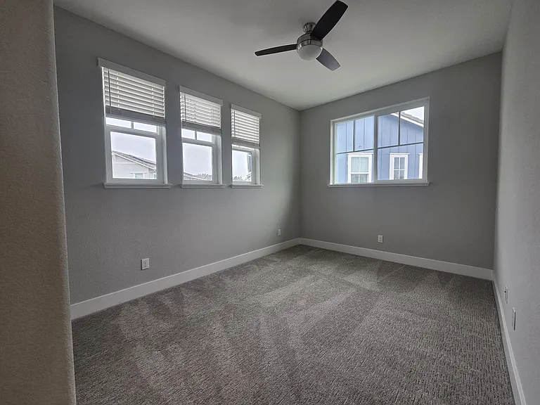 1429 Brody Bird Ln — Photo 35