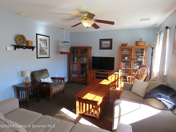 5th image of 405 Edgewood Dr S #L-1