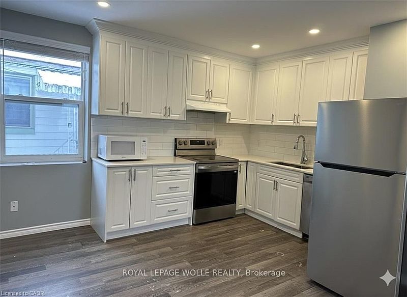 Kitchener House for rent - 2 Bedrooms — photo 2