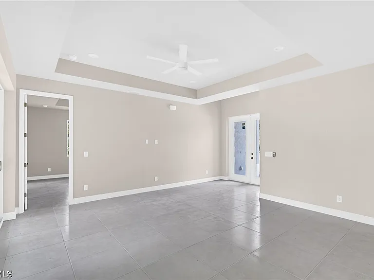 208 Clover Ave — Photo 5