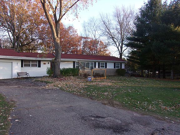 3rd image of 132 S Lindow Dr