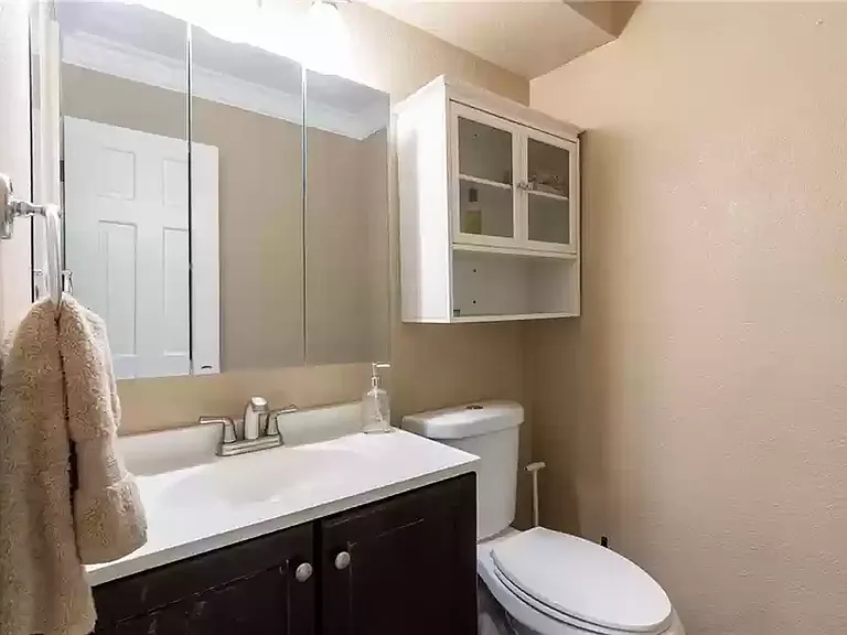 Saybrook Cir NW — Photo 9