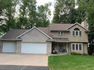 W6622 Cobblestone Ct, Greenville, WI 54942