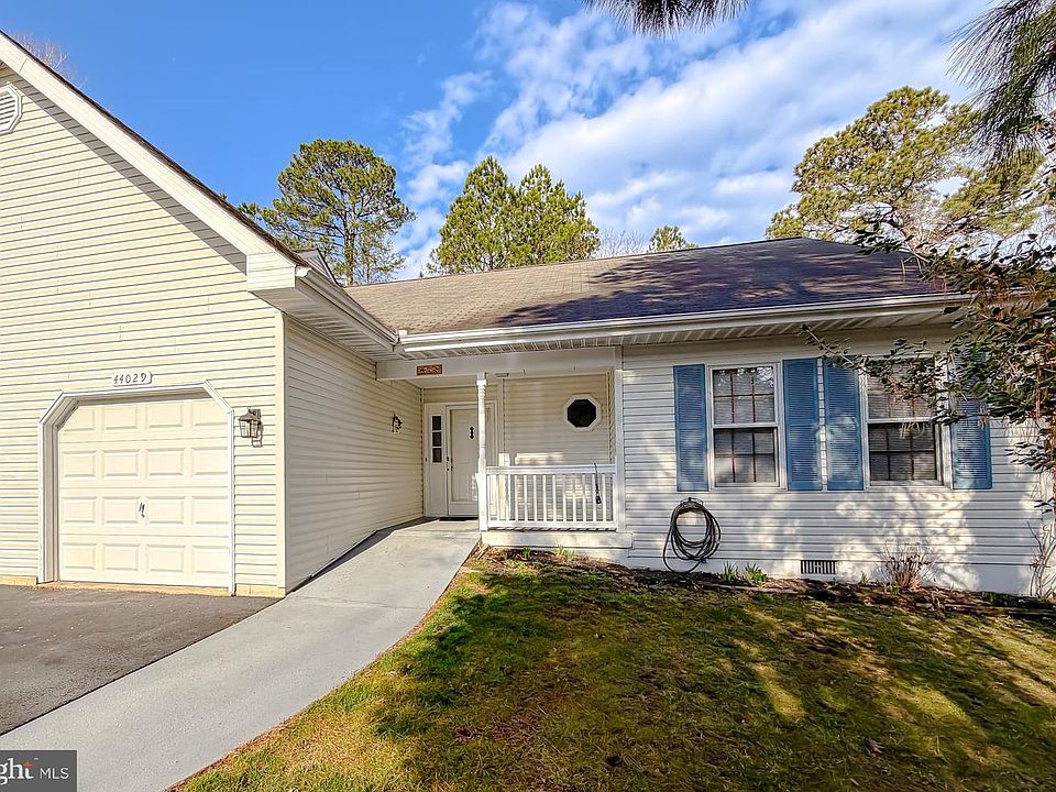 1st image of 44029 Fieldstone Way