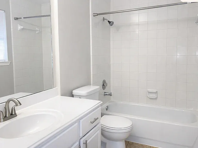 17150 Summer Hollow Dr — Photo 11