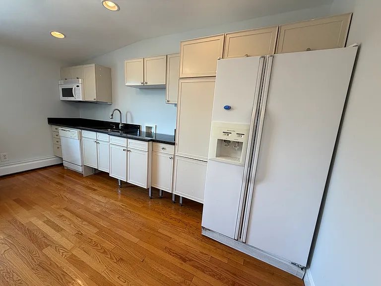 67 Saint James Cir #2 — Photo 11