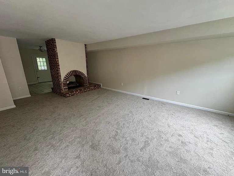 60 Providence Ave — Photo 38