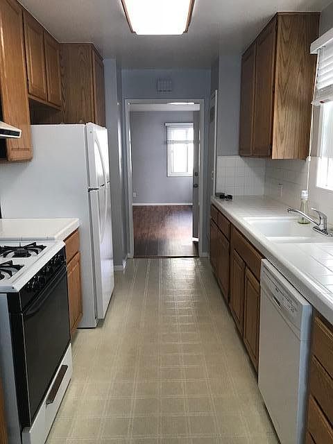 1st image of 2205 Crest Dr