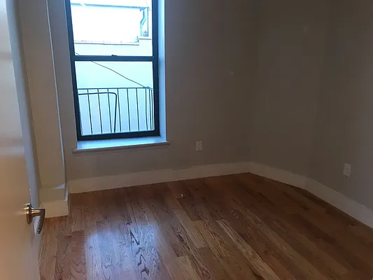 Rented by Premier Metro Realty Corp | media 21