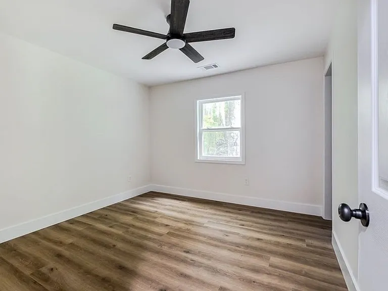 515 Samuel Smalls Sr Ave — Photo 15
