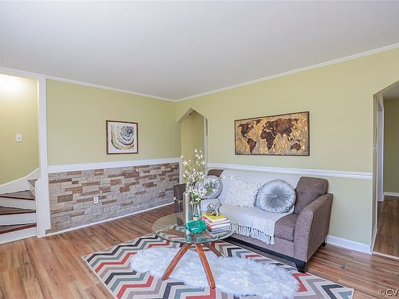 2nd image of 801 East Broadway