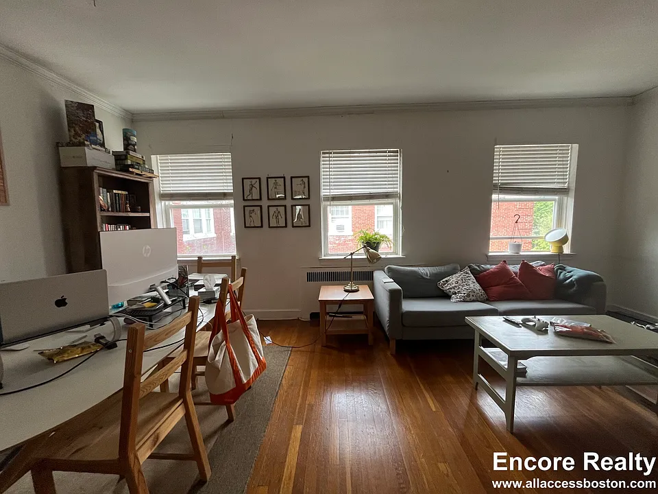 20 Fairbanks St #8