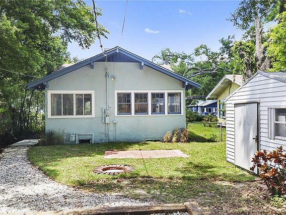 3rd image of 2481 Palmetto Ave