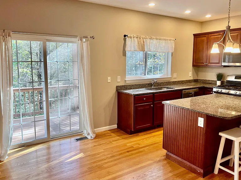 17 Riverview Ct #17 — Photo 3
